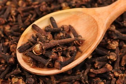 Dried-clove-buds.jpg